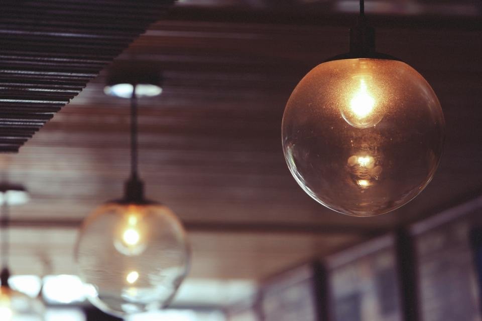 Pendant light, installed (1)